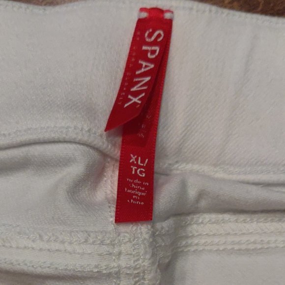 Spanx Pull On White Distressed Skinny Jeans With Frayed Ankle SIZE XL - Picture 2 of 6